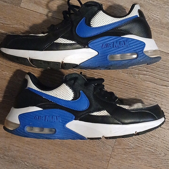 Shoes - Picture 1 of 4